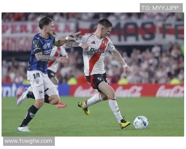 南美解放者杯帕尔梅拉斯客场轻取展现冠军相